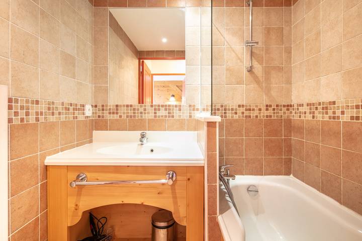 Ganze Wohnung, Ferienwohnung für 4 Personen mit Sauna in Le Corbier, Villarembert