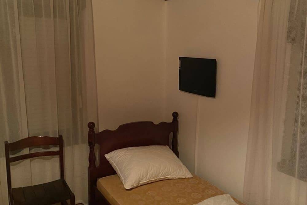 Room in Sukošan with Balcony, Air condition, Wifi (5188-3) in Sukošan, Zadar
