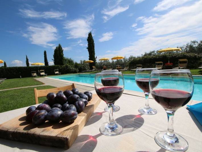 Agriturismo per 2 persone, con piscina e giardino, con animali domestici a Castiglione del Lago