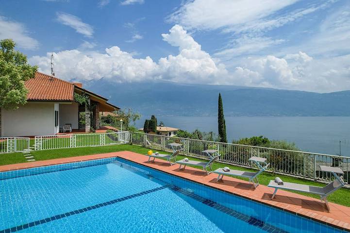 Ferienhaus für 10 Personen, mit Terrasse und Garten