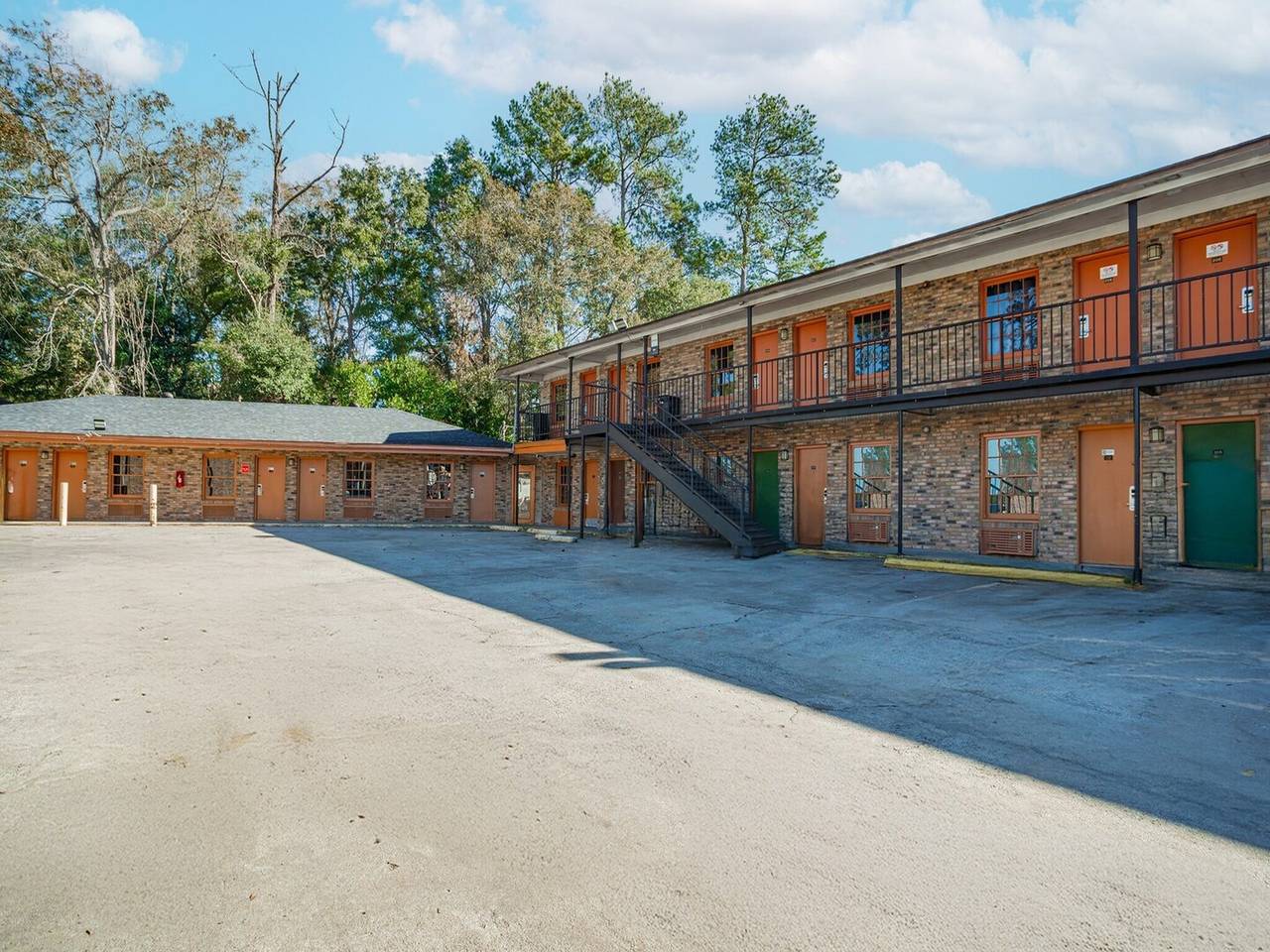 Entire apartment, Deluxe 2 Full Beds | Walterboro in Walterboro, Colleton County