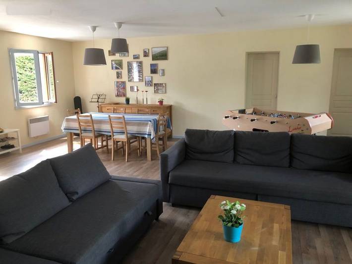 Gîte pour 8 personnes, avec terrasse et jardin