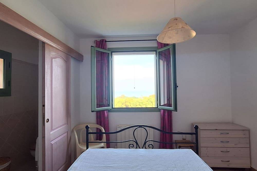 Villa in the countryside, near the sea. Fantastic panoramic sea views. in Santa-Lucia-di-Moriani, Arrondissement de Corte