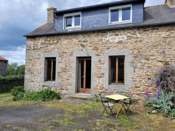 Gîte pour 2 personnes, avec vue et jardin à Pédernec