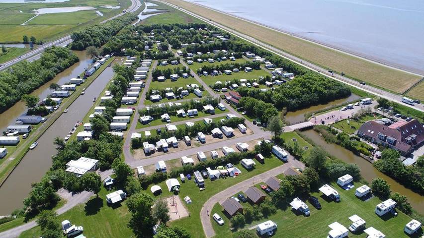 Ferienhaus für 2 Personen, mit Terrasse und Ausblick in Harlingen