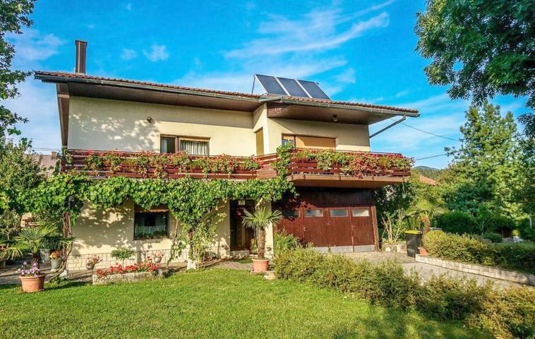 Ferienwohnung für 5 Personen, mit Terrasse und Garten