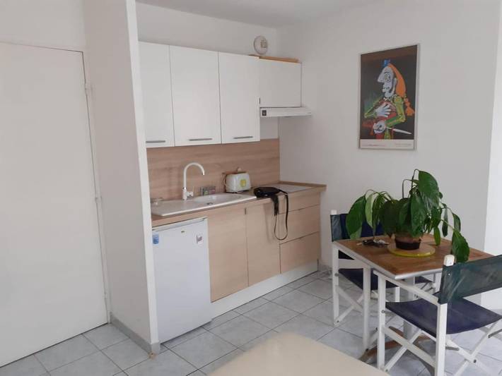 Gîte pour 2 personnes, avec balcon, animaux acceptés dans Plage Carras Nice