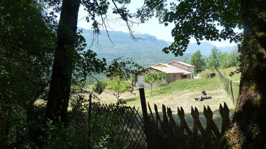 Location de vacances pour 4 personnes, avec vue et jardin, animaux acceptés à Noyers-sur-Jabron