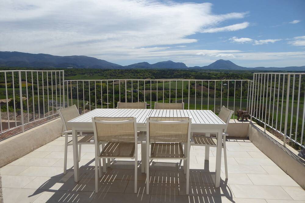 Maison de villages sur trois étages in Puimoisson, Parc naturel régional du Verdon