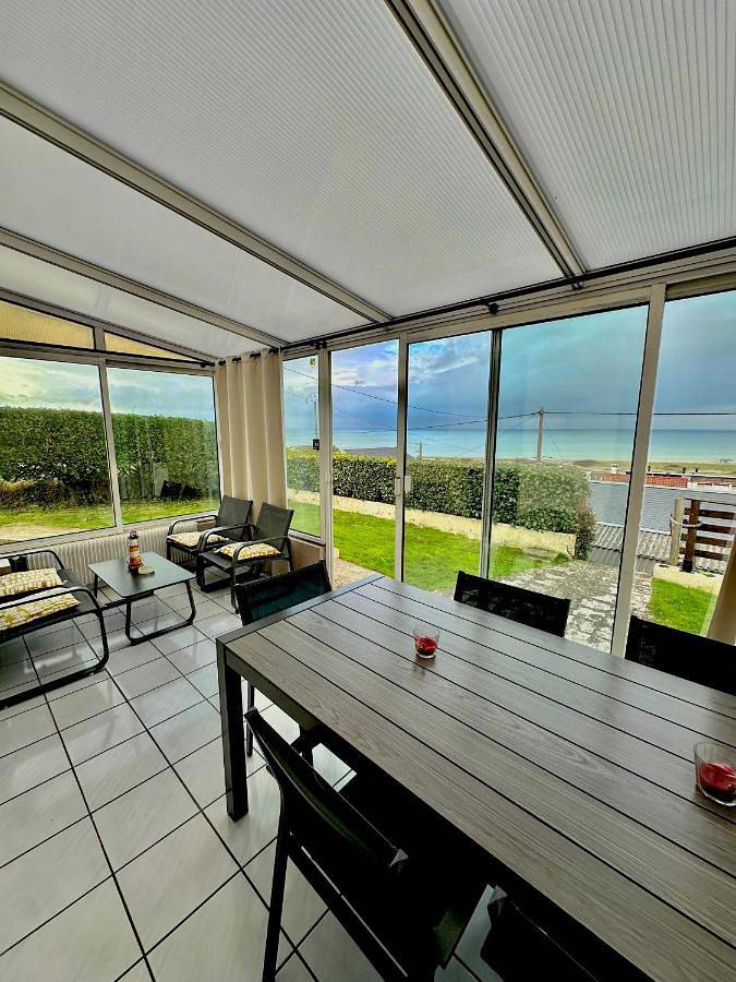 Location de vacances pour 6 personnes, avec Terrasse ainsi que Jardin et Vue à Woignarue