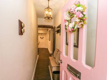 Holiday Rental for 6 People in Grange-over-Sands, Cumbria, Photo 4