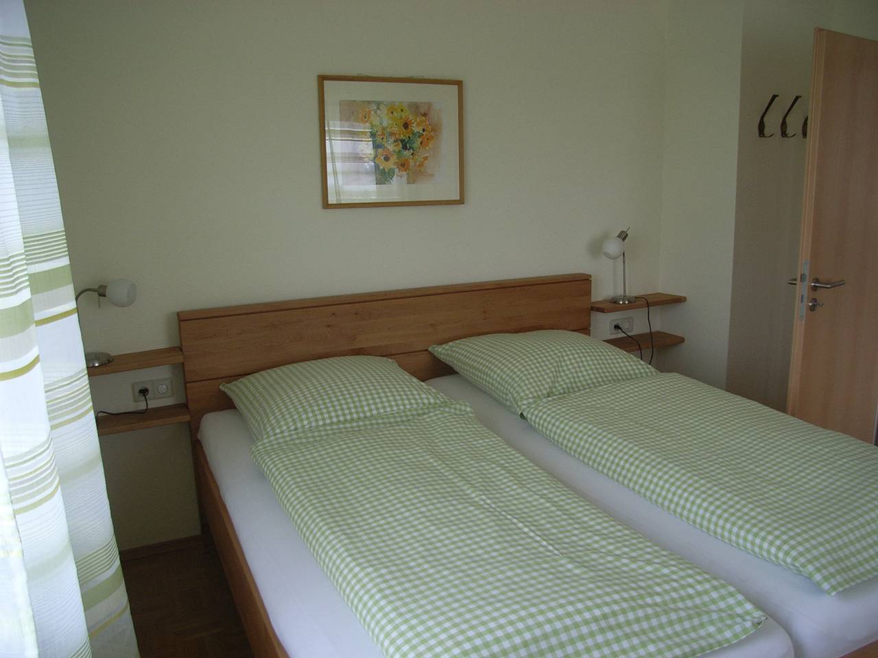 Ganze Wohnung, Ferienwohnung 2 Marschall" mit Gemeinschaftsgarten, Balkon und Wlan in Wasserburg (Bodensee), Bayerisch Schwaben