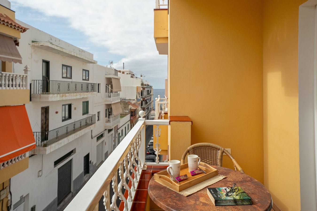 Ganze Wohnung, Ferienwohnung 'Volcán Y Mar 2 Derecha' mit Balkon, Wlan und Klimaanlage in Playa San Juan, Guía de Isora