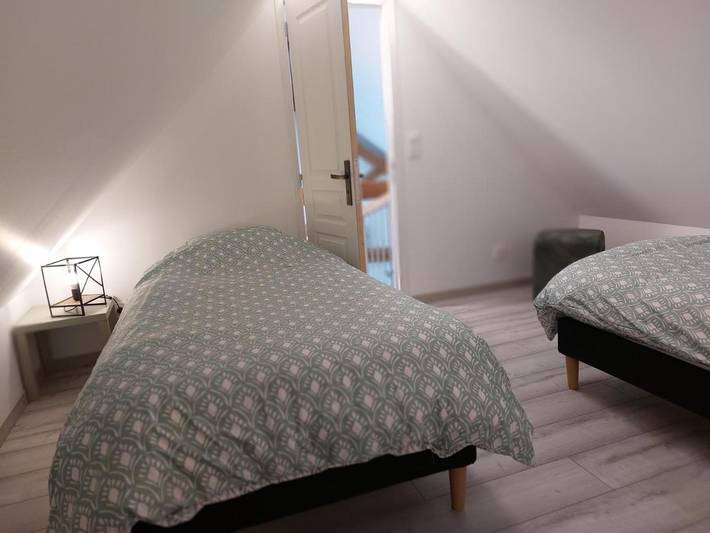 Gîte pour 4 personnes, avec terrasse et vue à Sémeries - 2