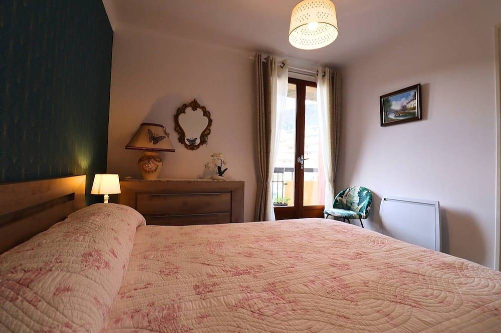 Entire apartment, Beau T2 Avec Terrasse Garage Et Vue Degagee A Vernet Les Bains in Vernet-les-Bains, Parc naturel régional des Pyrénées catalanes