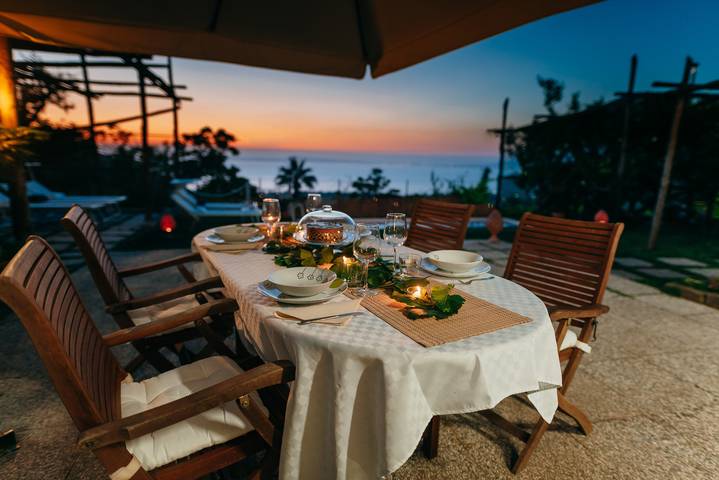 Amore Rentals - Villa Tina con Piscina privata, Vista Mare, Terrazzi, Giardino e Parcheggio in Sant'Agnello, Provincia de Nápoles