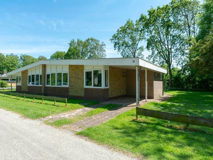 Bungalow für 5 Personen, mit Terrasse und Garten in Sint Maartensvlotbrug
