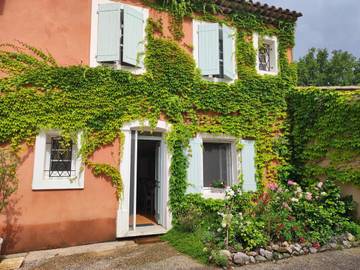 Gîte pour 8 personnes, animaux acceptés dans Domaine de Fayence