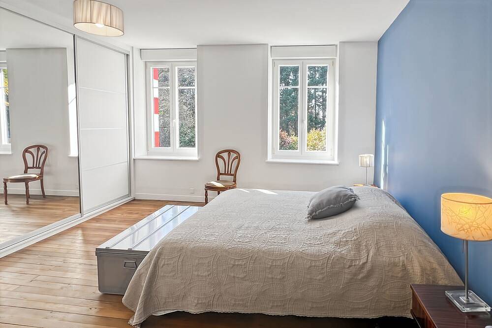 Casa familiar renovada 14 plazas a 10 min de playas, aparcamiento y wifi in Quéven, Côte des Mégalithes