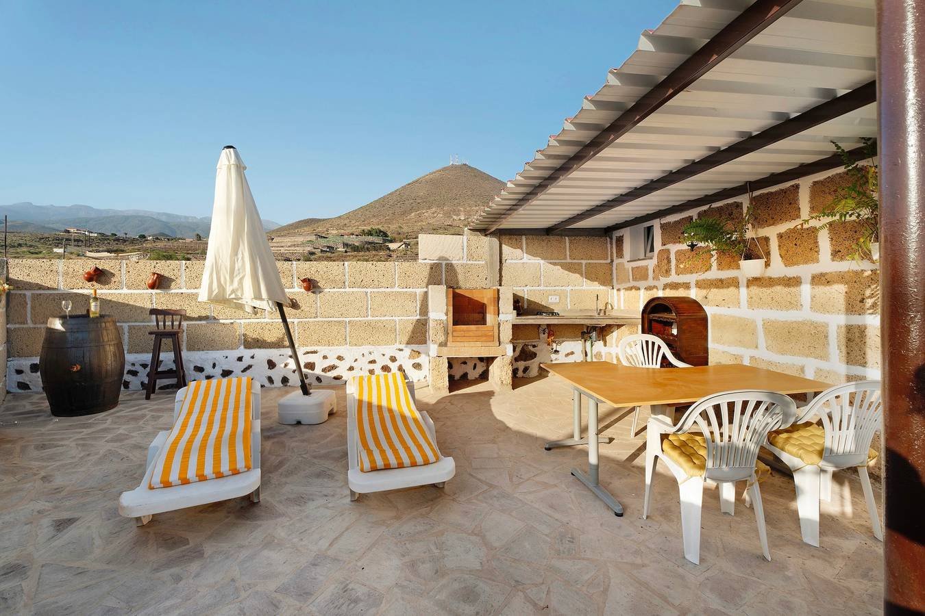 'Eva' with Sea View, Private Terrace and Wi-Fi in El Barrero, Granadilla de Abona
