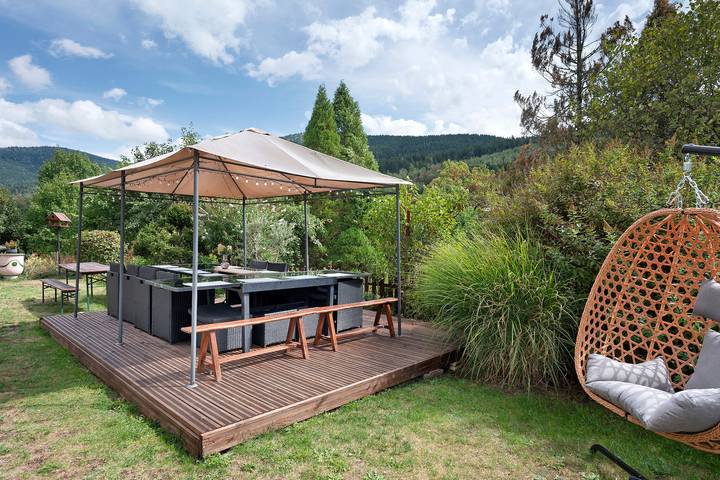 Chambre d'hôtes « Chambre B et C – Sportive » avec vue montagne, terrasse partagée et Wi-Fi in Cornimont, Parc naturel régional des Ballons des Vosges