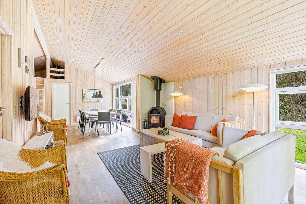 Gemütliches Ferienhaus mit Whirlpool, Sauna und Ofen in Lodbjerg Hede, Ringkøbing