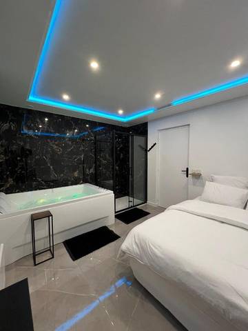 Gîte pour 2 personnes, avec jacuzzi à Dreux
