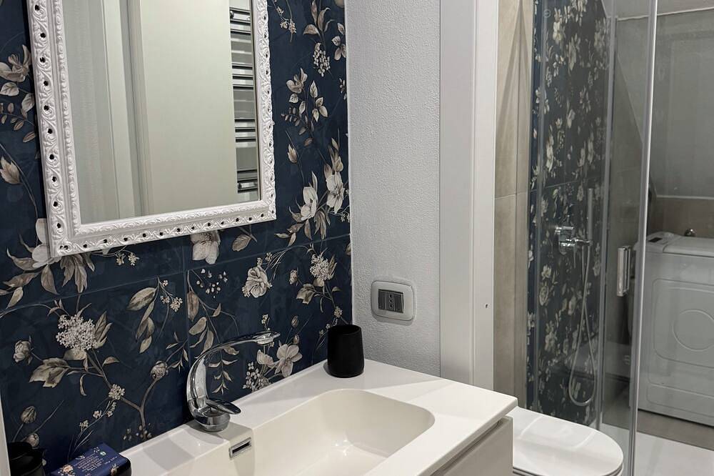 Ganze Wohnung, Maison Tabarka: Comfort and Design Suites in the Historic Center of Carloforte in Carloforte, Sulcis Iglesiente