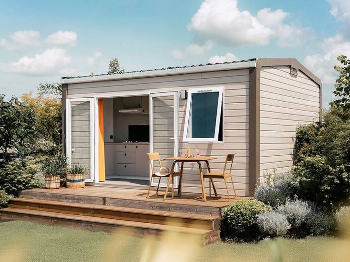 Mobil home pour 4 personnes, avec terrasse et piscine à Puy-l'Évêque