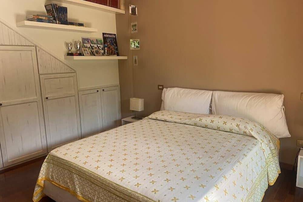 Erstaunliches Anwesen in einer privaten Golfgemeinde auf dem Land in der Nähe von Rom in Sutri, Braccianosee