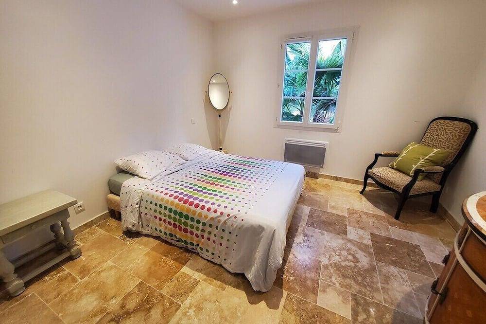 Villa Azur 6 bedrooms and heated pool 18 persons in Le Thoronet, Draguignan region