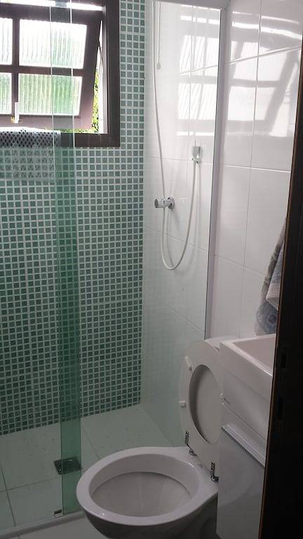 Haus in Wohnanlage mit Blick auf das Meer-8-Personen-Wochenende / Saison in São Sebastião, Região Metropolitana do Vale do Paraíba e Litoral Norte