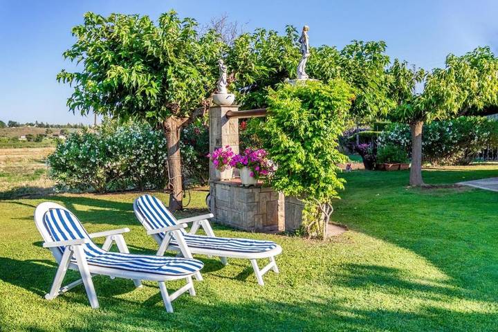 Location de vacances pour 9 personnes, avec vue ainsi que piscine et jardin à Lleida - 4