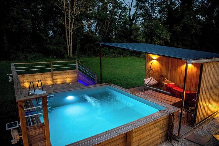 Gîte pour 4 personnes, avec terrasse ainsi que jardin et jacuzzi dans Chigy