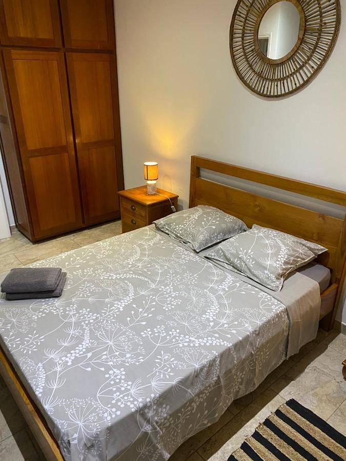 Gîte pour 4 personnes, avec piscine ainsi que terrasse et vue à Petite-Île - 3