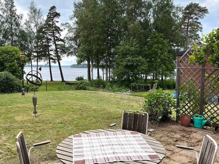 Ferienhaus für 4 Personen, mit Garten und Seeblick