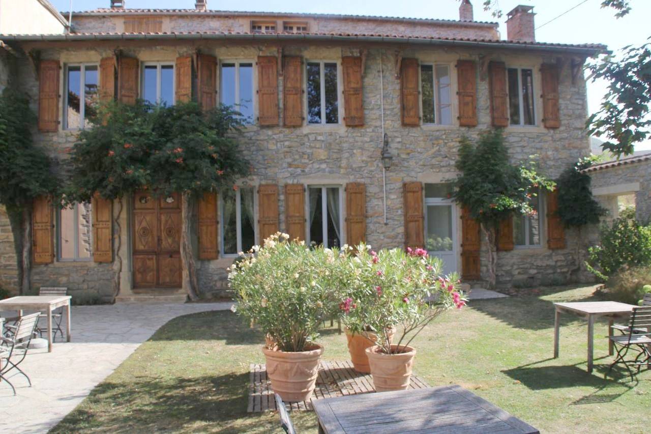 Family Room in Saint-Georges-de-Luzençon, Parc naturel régional des Grands Causses