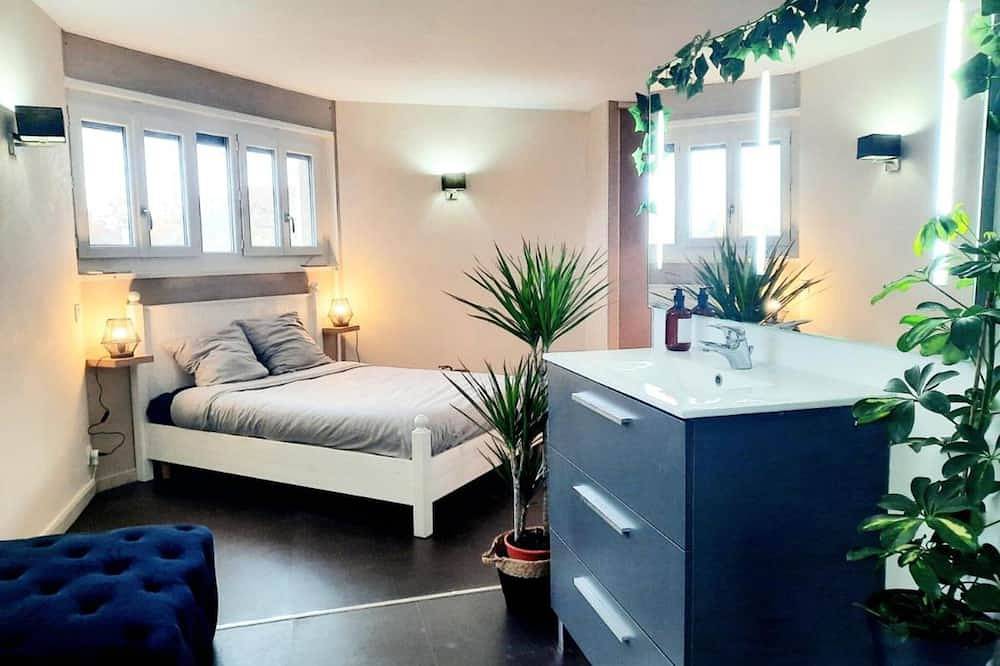 Entire apartment, L' Elegant in Douvaine, Thonon-les-Bains region