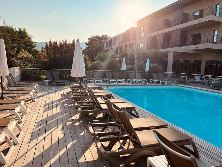 Hôtel pour 2 personnes, avec piscine et jacuzzi ainsi que jardin et sauna