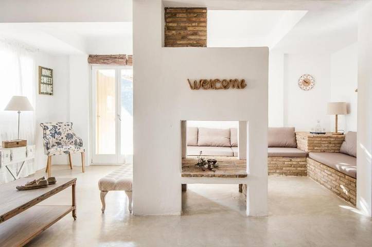 Location de vacances pour 8 personnes, avec vue ainsi que jardin et terrasse, animaux acceptés dans Κανάλα