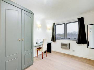 Hotel for 4 Guests in Rivenhall, Essex, Picture 4