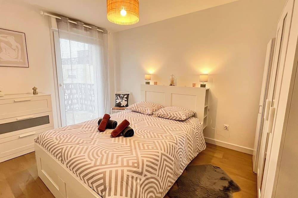 Entire apartment, Cosy apartment with balcony 15 minutes from Lille in Ronchin, Lille region