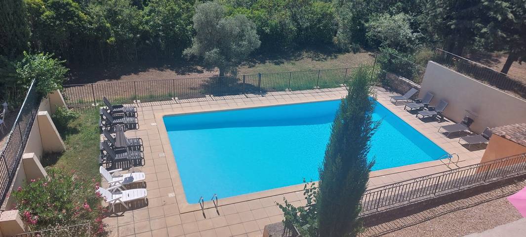 Gîte pour 2 personnes, avec jardin ainsi que piscine et balcon à Viens - 4