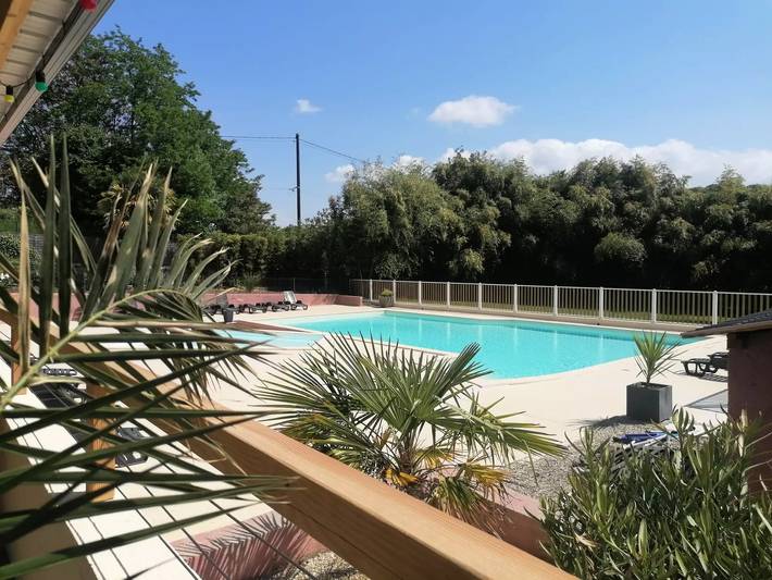 Chalet für 2 Personen, mit Ausblick und Pool sowie Terrasse - 1