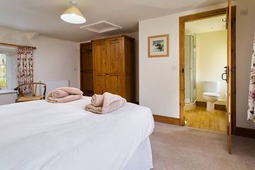 Log Cabin for 8 People in Watermillock, Cumbria, Photo 3