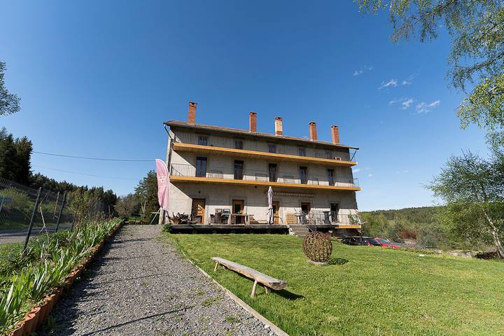 Gîte pour 28 personnes, avec balcon et jardin dans le Puy-de-Dôme - 3