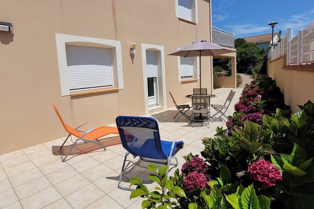 Appartement entier, Logement de 45m2; en rez de jardin dans villa à Brem sur Mer in Brem-sur-Mer, Vallée de la Loire