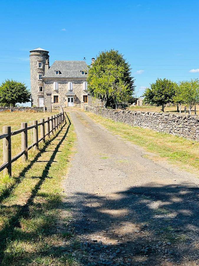 Location de vacances pour 9 personnes, avec vue et jardin, animaux acceptés à Pleaux - 4