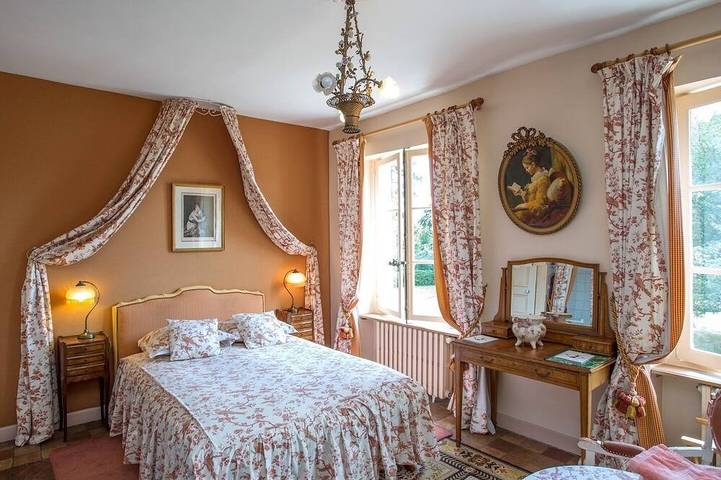 Location de vacances pour 2 personnes, avec jardin et piscine à Suèvres