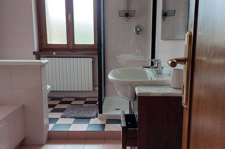 Agriturismo per 9 persone, con balcone e giardino in Sona